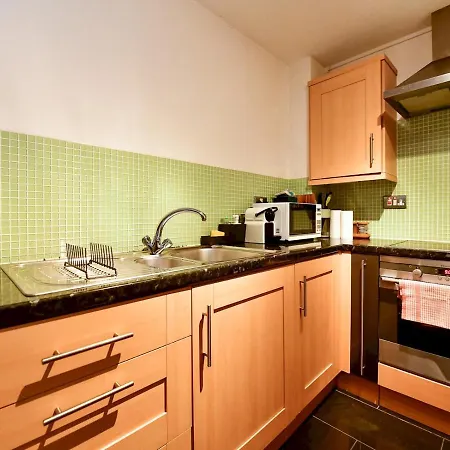 Pass The Keys Cosy 2 Bed Apartment With Parking Cardiff Exterior photo