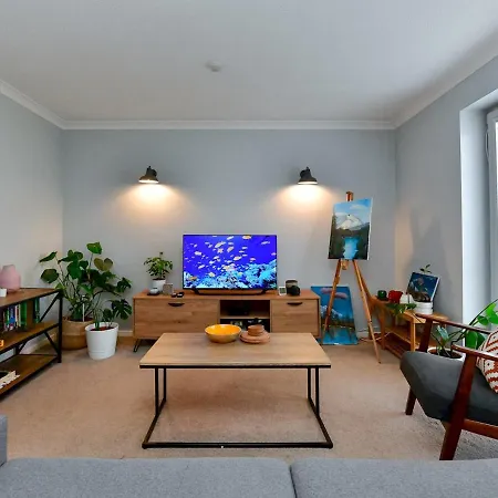 Pass The Keys Cosy 2 Bed Apartment With Parking Cardiff Exterior photo