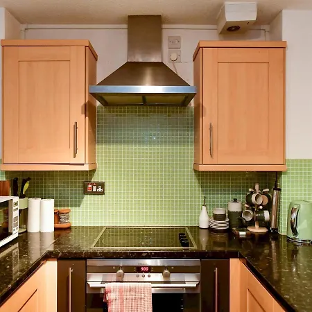 Pass The Keys Cosy 2 Bed Apartment With Parking Cardiff Exterior photo