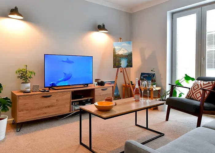 Pass The Keys Cosy 2 Bed Apartment With Parking