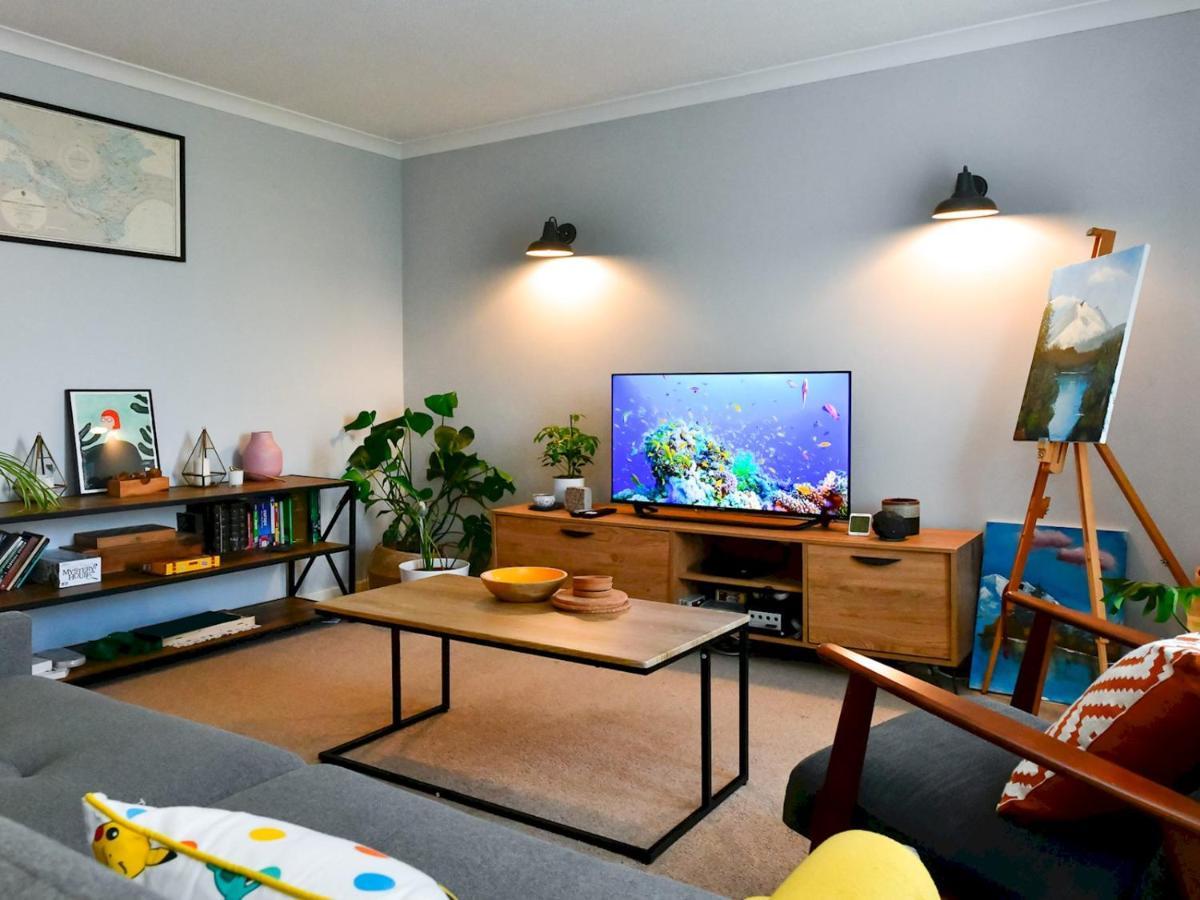Pass The Keys Cosy 2 Bed With Parking