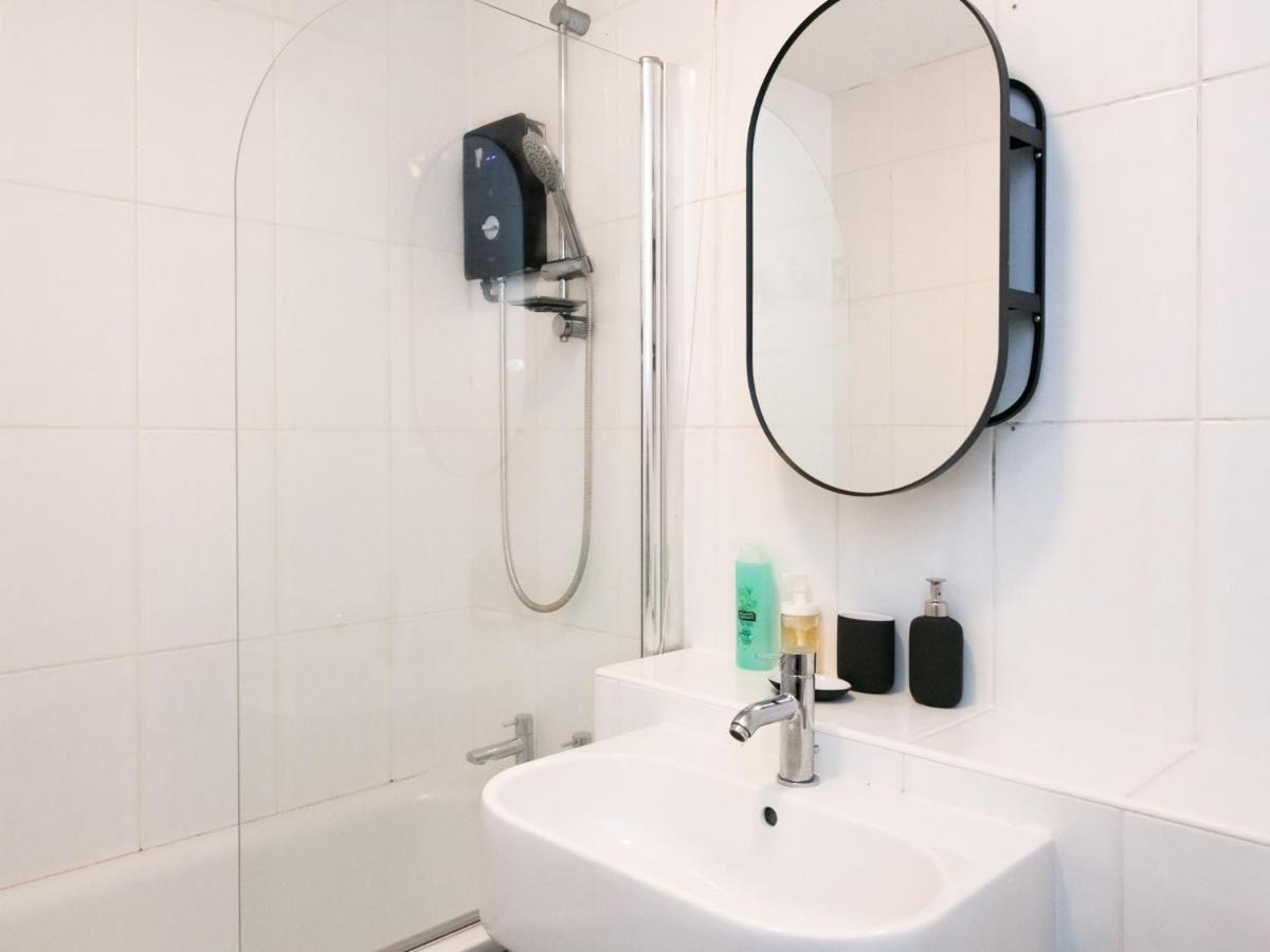 Pass The Keys Cosy 2 Bed With Parking * Cardiff